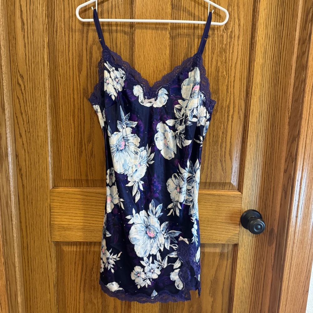 Victorias Secret Y2K Floral Lace Trim Slip Dress Gown - Blue/Purple. Large